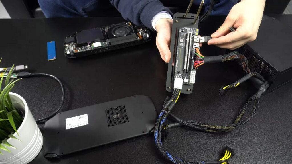 Připojení dvou datových kabelů k PCIe Riser