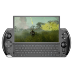 GPD Win 4 (2024) Leistung: Ausgestattet mit AMD Ryzen 7 8840U CPU und AMD Radeon 780M GPU, die mit 8 Kernen, 16 Threads, einer CPU-Taktfrequenz von bis zu 5,1 GHz und einer GPU-Taktfrequenz von 2.700 MHz Hochgeschwindigkeits-Gaming-Leistung bieten.